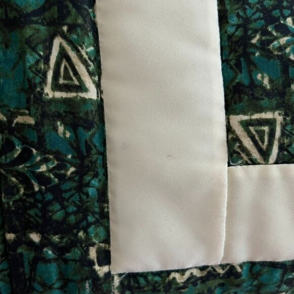 Handmade Green and White Patchwork Quilt Throw Geometric Pattern 38" x 54" - Picture 11 of 16